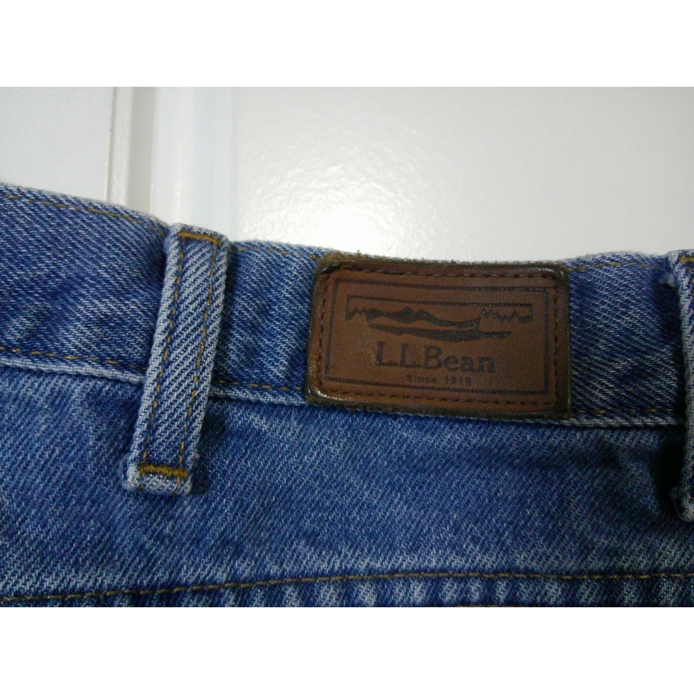 LL Bean Relaxed Fit Jeans Mens 38x32 Blue Medium Wash Denim Straight Leg - Picture 8 of 9